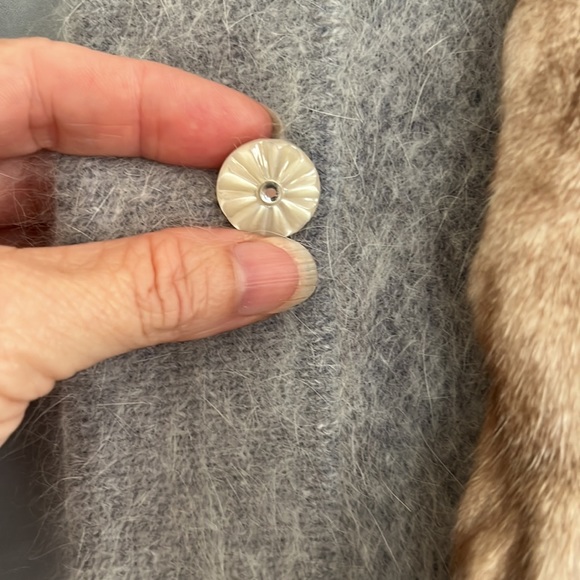 Rare Vintage Sia Bellini Gray Angora Button Up Sweater w/Full Silver Fox Sz L - Picture 4 of 12